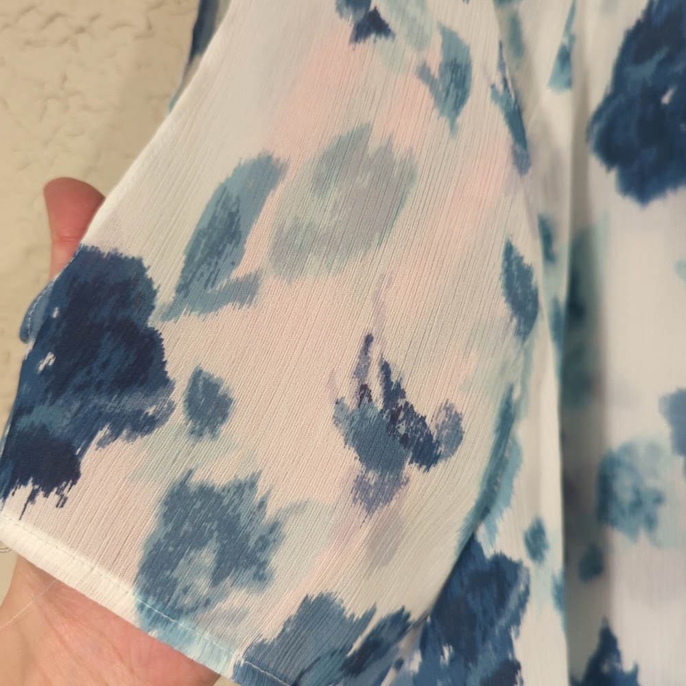 Juicy Couture Blue & White Floral Cold Shoulder Shortsleeve Blouse - Women's XXL - Picture 9 of 14